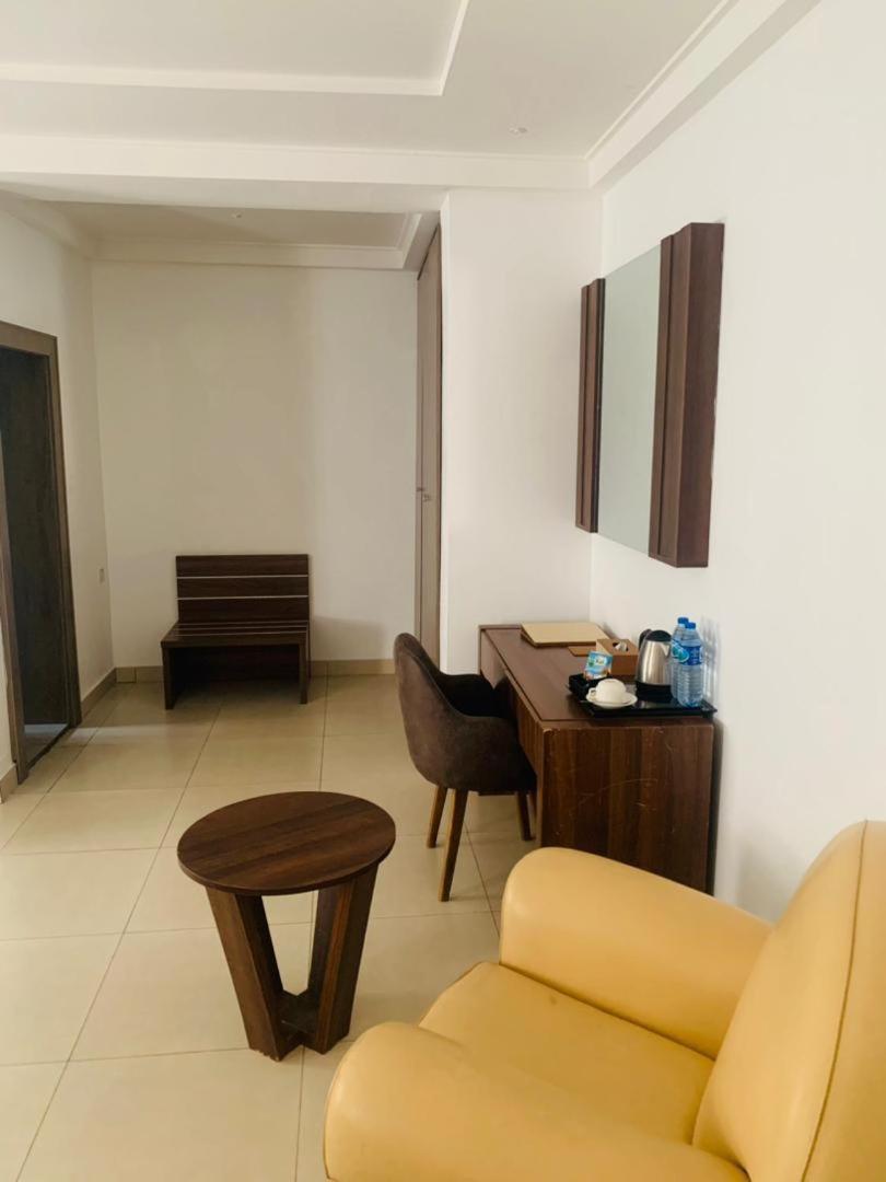 Swiss Pearl Continental Suite Wupa Екстер'єр фото