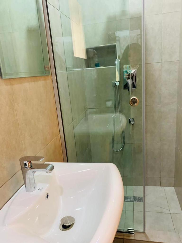Swiss Pearl Continental Suite Wupa Екстер'єр фото