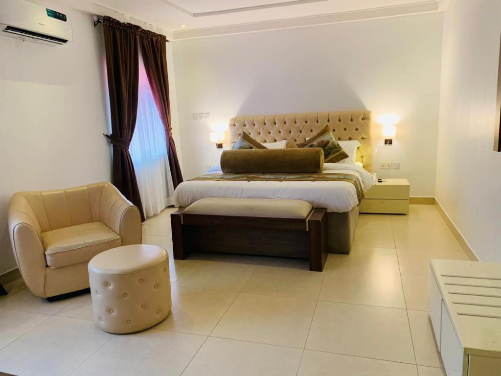 Swiss Pearl Continental Suite Wupa Екстер'єр фото