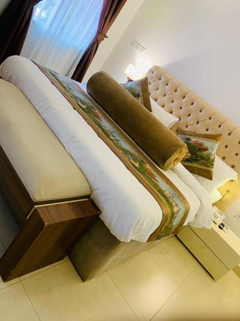 Swiss Pearl Continental Suite Wupa Екстер'єр фото
